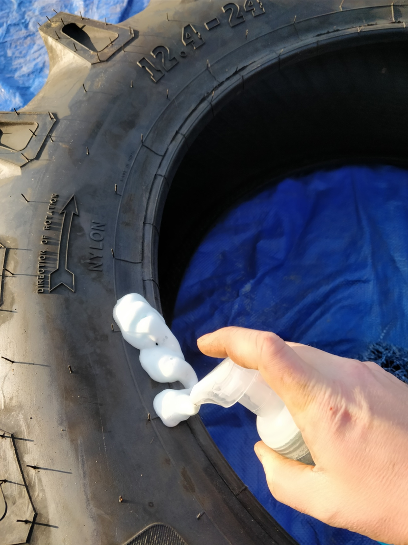 use plenty of lube boys (50/50 dish soap and water), she’ll thank you for it later...(see that arrow marking direction of rotation? make sure to match it with the rim!)